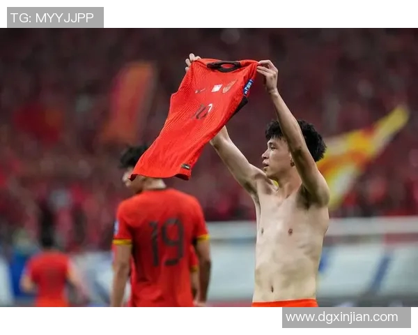 国足在世预赛中迎来首场胜利展现团队实力与拼搏精神